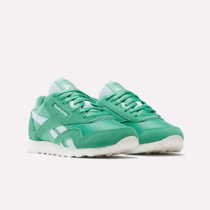 Klassische Nylon-Schuhe für Damen