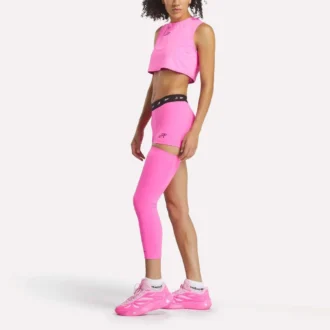 Reebok x Angel Reese Mini-Shorts & Ärmel